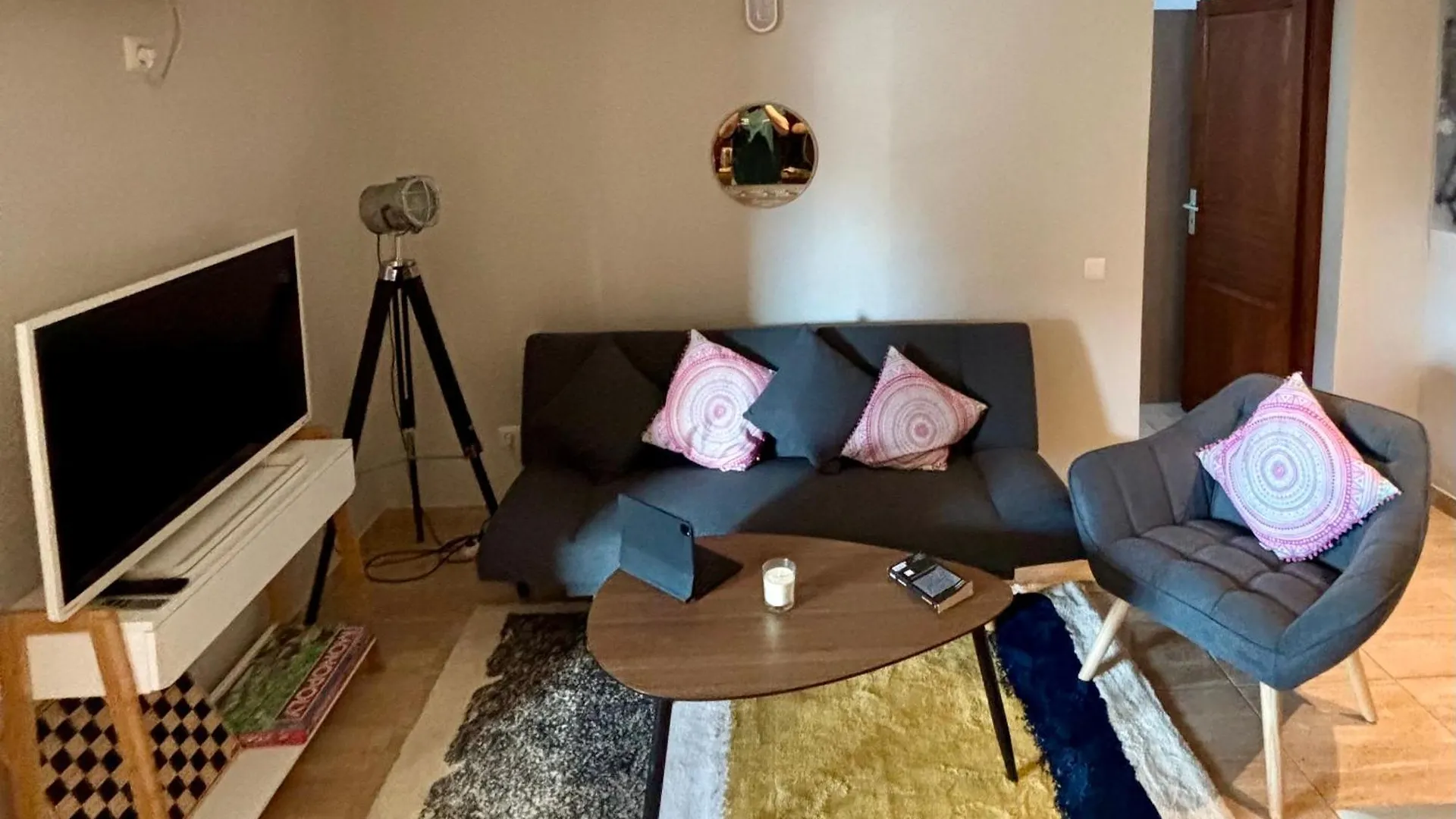 Cozy Apartment With A Relaxing Terrace, 10 Min From Beaches And Restaurants ile iletişim